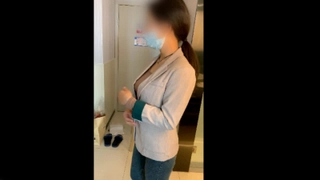 女神颜值姐妹花【无敌兔兔】双女激情，包臀裙红色丝袜，顶级美腿超诱人，道具大屌骑乘插穴