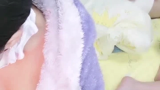 【美女落九川】高顏值20歲，活力美少女，學生製服，卡哇伊內衣，掏出粉嫩大奶子揉捏