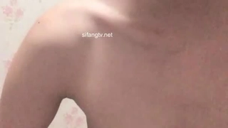 破碎我心空姐黑丝上位，插出白浆
