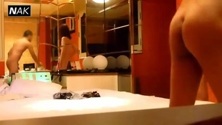 【在线】胸大腰细的网红美女鹿少女在家和男友手机视频勾引他 1V